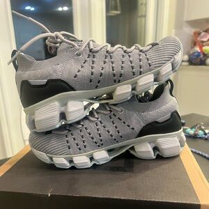 Gray and Black Ballop Tivar 2.0